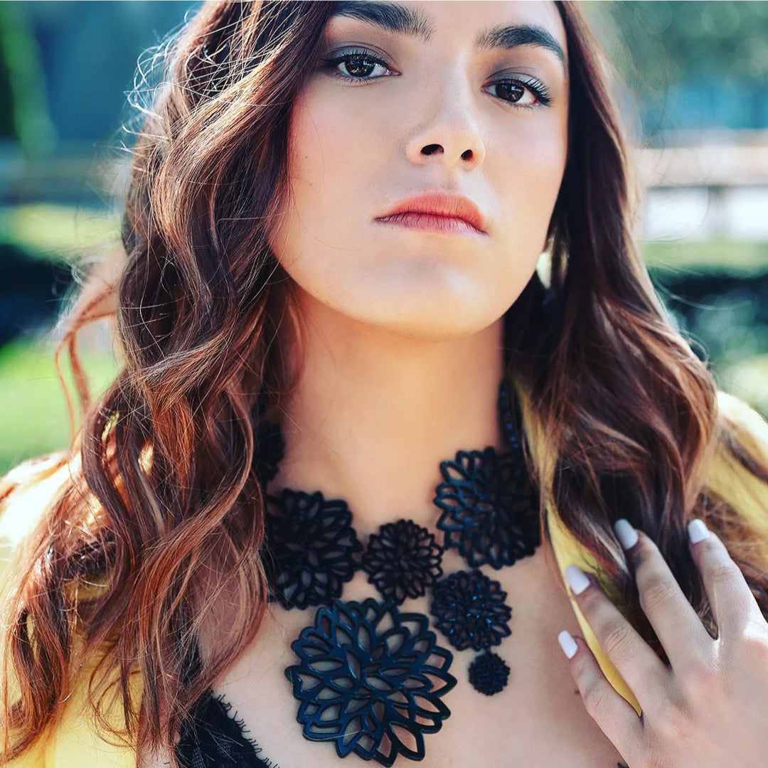 COLLAR PECTORAL NEGRO