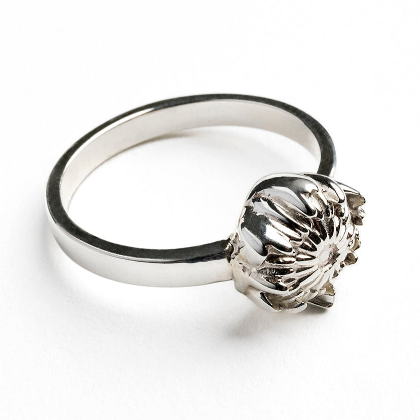 DAHLIA BUTTON RING